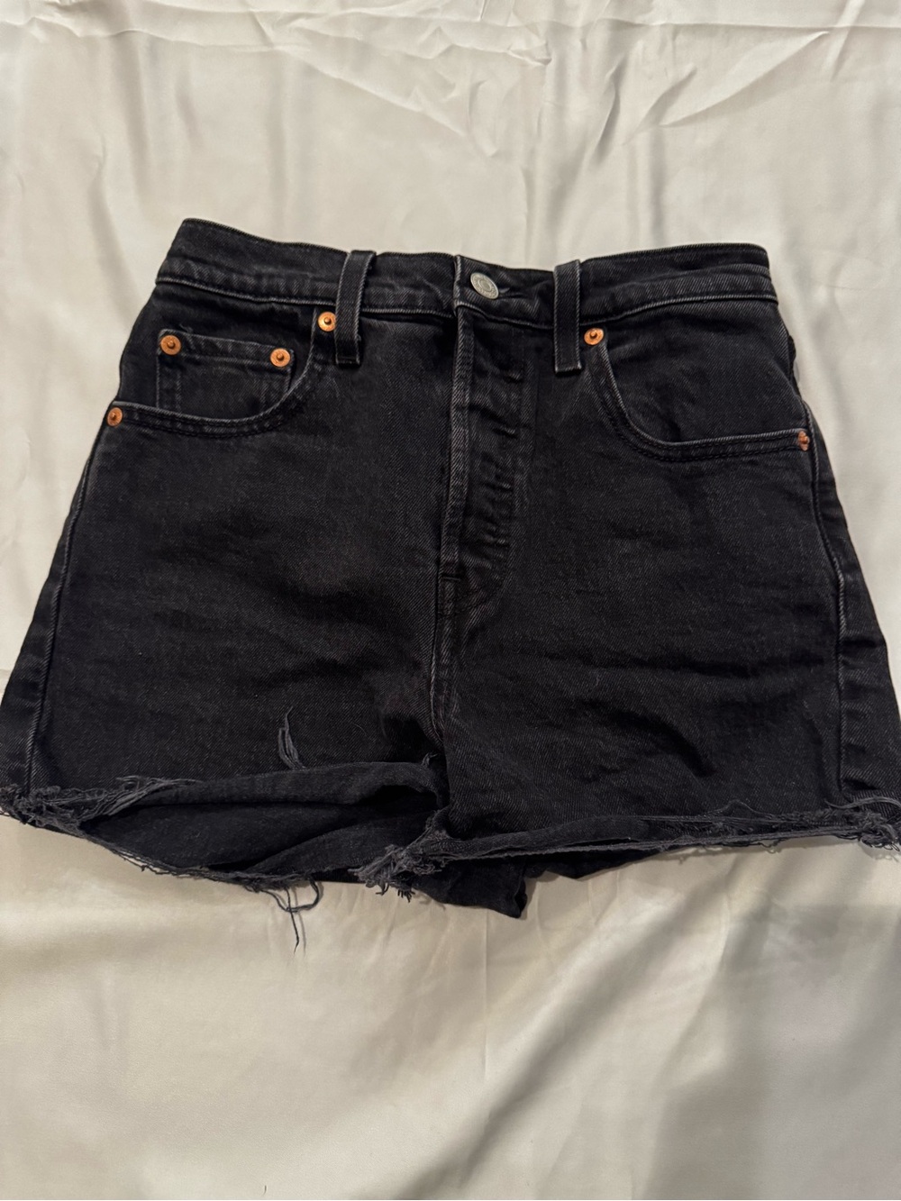 Levi’s Black High-Rise Denim Ribcage Shorts Size 25
